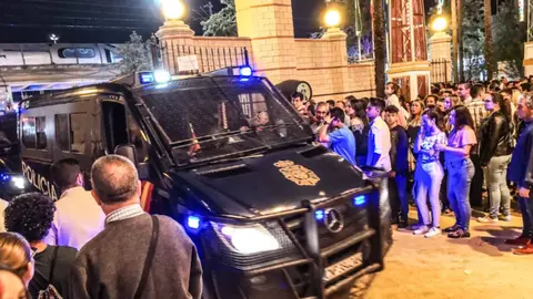 Un furg&oacute;n de la Polic&iacute;a Nacional en la Feria de Jerez