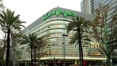 El par de relojes inteligentes que m&aacute;s reponen en El Corte Ingl&eacute;s: Samsung y Apple