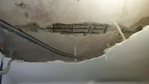 Cae un techo de escayola en una cafeter&iacute;a de Granada