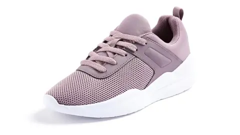 Las zapatillas con las que Primark quiere competir con las Skechers y Adidas de Decathlon