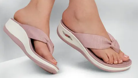 Las chanclas de Skechers m&aacute;s c&oacute;modas y bonitas: arrasan en 3 colores