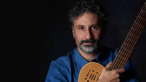 Javier Salmer&oacute;n