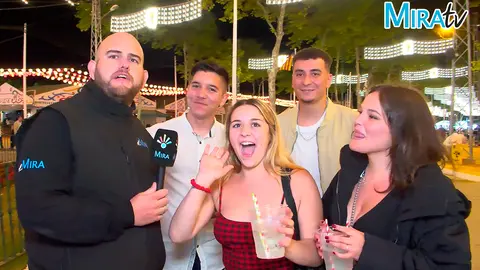 Mucha animaci&oacute;n en el primer d&iacute;a de la Feria de El Puerto 2022.