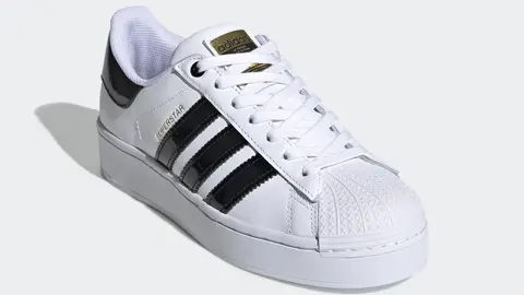 Las zapatillas de Adidas que llevan las famosas est&aacute;n en El Corte Ingl&eacute;s con descuento del 30%