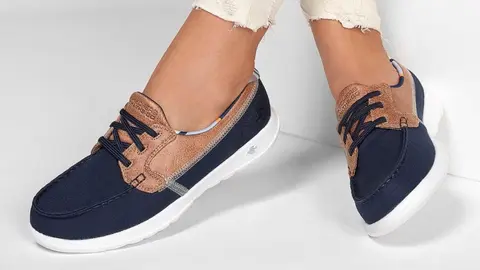 Estos zapatos cayetanos de Skechers para mujer est&aacute;n arrasando a d&iacute;as de llegar el verano