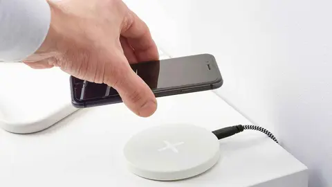 Cargador inal&aacute;mbrico LIVBOJ de Ikea