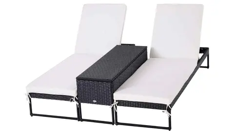 Amazon se inspira en Leroy Merlin y lanza las tumbonas con mesa para tomar el sol y comer a la vez