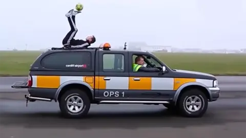 En el libro Guinness de los R&eacute;cords se encuentra las haza&ntilde;as m&aacute;s locas.