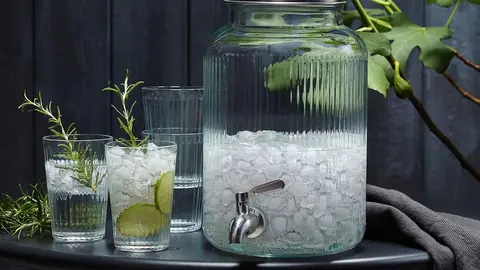 Bote con grifo VARDAGEN de Ikea