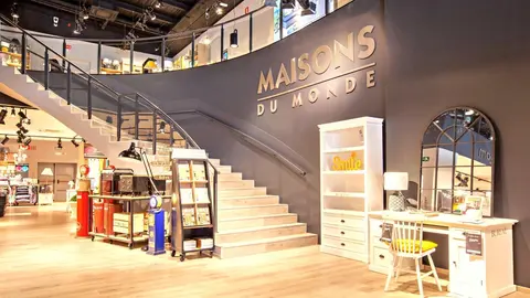 La p&eacute;rgola con toldo que se recoge de 3 x 4 metros lleva descuentazo en Maisons Du Monde