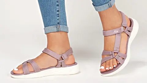 Esta es la sandalia de Skechers (15 colores) que est&aacute; arrasando en junio en Amazon por c&oacute;modas y bonitas