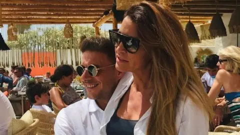 Susana y Joaqu&iacute;n eligen el estilo ibicenco para hacerlo en verano