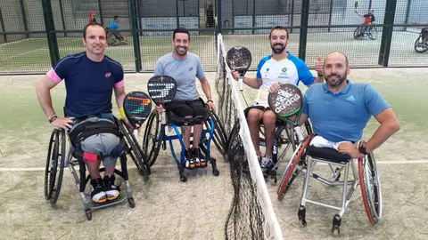 Padel en silla de ruedas