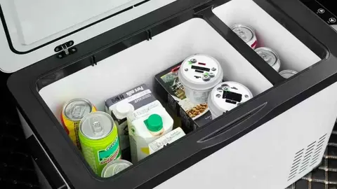 Decathlon vende como churros las neveras que se enchufan a los coches: lo mejor para viajar en el coche