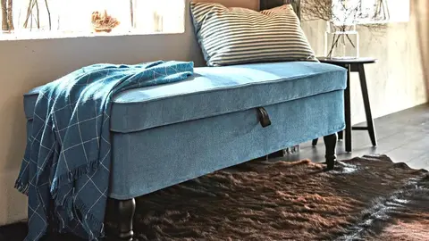 La soluci&oacute;n m&aacute;s elegante para cambiarte de zapatillas en la entrada de casa la tiene Ikea