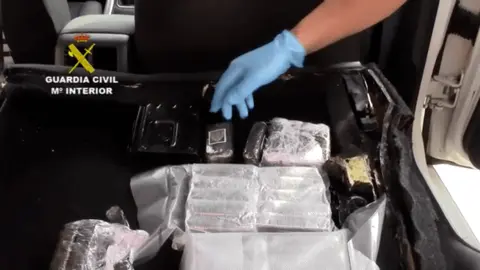 As&iacute; escond&iacute;a 32 kilos de hach&iacute;s en el interior de un cami&oacute;n en C&aacute;diz