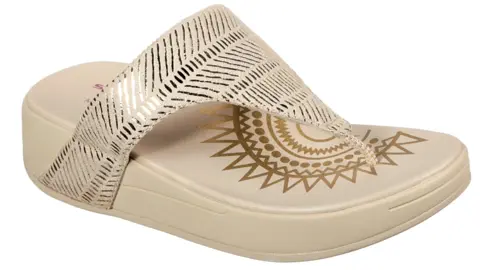 Las sandalias altas de Skechers son una oda a Jupiter: c&oacute;modas, bonitas y baratas