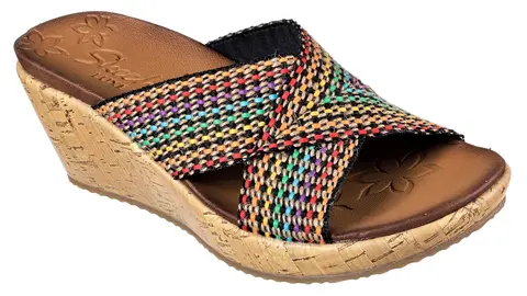 Las Sandalias tipo cu&ntilde;a de Skechers llevan los colores con estilo: Tallas de la 36 a la 40