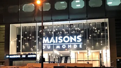 Los muebles en blanco se llevan: Maisons Du monde lo sabe y ficha este sill&oacute;n de algod&oacute;n