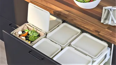 Ikea pone f&aacute;cil reciclar con estos cubos de basura que se meten en cajones de la cocina
