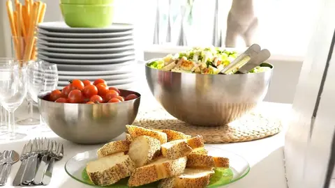 El bol (ensaladera) de acero inoxidable de Ikea arrasa en las cocinas por bonito y duradero