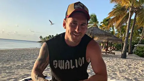 Estas son las chanclas de Messi que puedes encontrar en Amazon