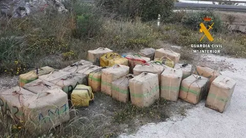 Espectacular operaci&oacute;n contra el tr&aacute;fico de hach&iacute;s en Sanl&uacute;car. 39 detenidos