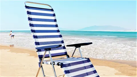 La silla plegable y alta de casi 5 estrellas de Leroy Merlin: "C&oacute;moda, ligera y de f&aacute;cil limpieza"