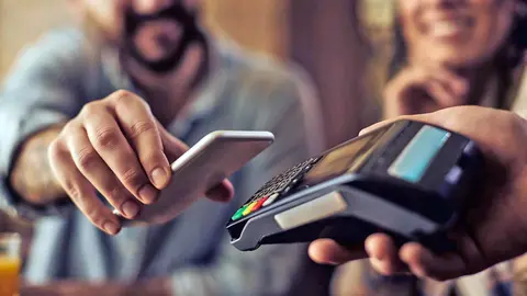 Los amantes de Apple no sacan la cartera para pagar