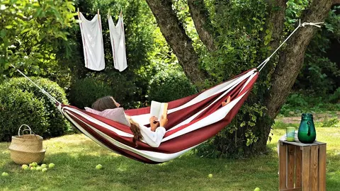Llega a Ikea la hamaca m&aacute;s resistente a 35 euros: se puede poner en la terraza o en el jard&iacute;n