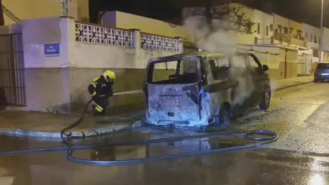 Incendio de una furgoneta en Jerez
