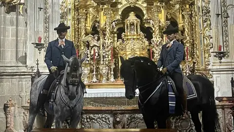 Caballos cartujanos dentro de la iglesia de San Miguel