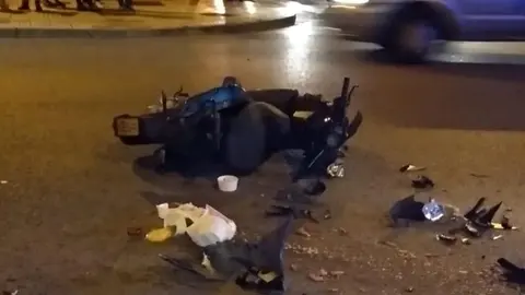 El impactante choque entre una moto y un coche en Huelva