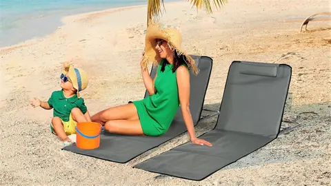 El invento de Decathlon arrastra las tumbonas al c&eacute;sped o la arena de la playa: ideal para un sue&ntilde;o