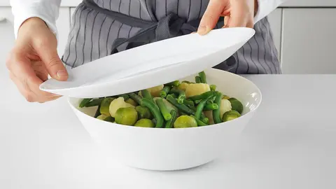 La fuente para ensaladillas, ensalada y pasta que arrasa en Ikea por solo 1 euro