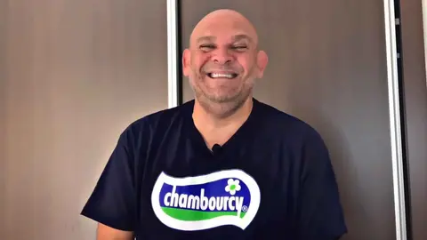 Comandante Lara (Luis Lara) cuenta el chiste del ba&ntilde;ito en el r&iacute;o