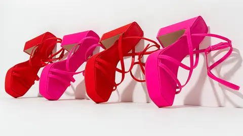 Las sandalias con tac&oacute;n que quedan divinas con vestidos y vaqueros las tiene Stradivarius