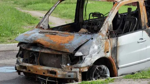 Una furgoneta calcinada | Archivo