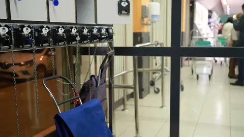 Atracan a punta de pistola 3 supermercados, una gasolinera y 1 hotel en Granada. Este es el bot&iacute;n