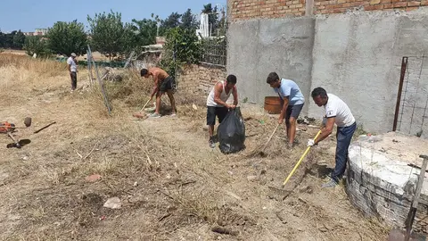 Vecinos de La Teja en Jerez protegen sus casas ante un posible nuevo incendio | Jes&uacute;s Catal&aacute;n para elMIRA.es