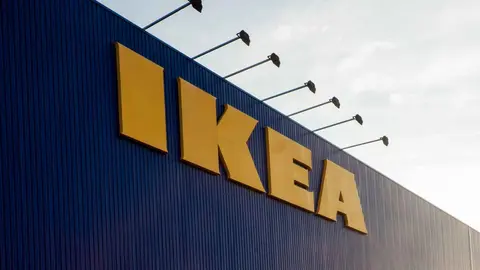 Adi&oacute;s fresquete: la manta de Ikea por menos de 10 euros que combina con tu sof&aacute; y tu cama