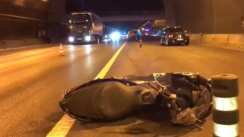 Accidente en Granada. Muere un motorista tras sufrir una brutal una ca&iacute;da en la autov&iacute;a GR-30