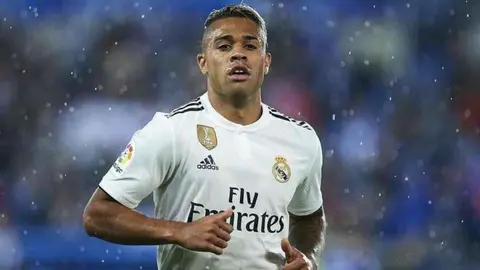 Seg&uacute;n fichajes.net, Mariano D&iacute;az est&aacute; en la lista del C&aacute;diz CF | Twitter: @marianodiaz7