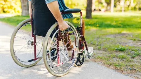 Una persona en silla de ruedas | Archivo