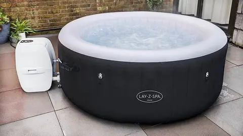 El spa para relajar cuerpo y mente que cabe en la terraza ser&aacute; el rey de la casa