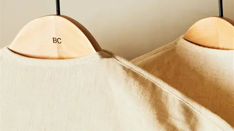 Zara Home da un paso m&aacute;s que Ikea en armarios: perchas de lujo personalizables con el nombre