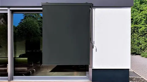 La sorpresa de Lidl para balcones y terrazas: un estor opaco para exterior que combate lluvia y calor