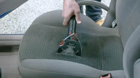 Una aspiradora quitamanchas de Leroy Merlin elimina las manchas con agua