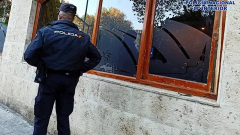 Los pillan in fraganti robando en un bar de Ronda. Esta es su reacci&oacute;n