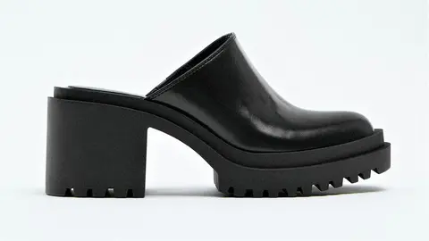 El zueco en negro de Zara que te hace crecer casi 8 cent&iacute;metros est&aacute; casi agotado